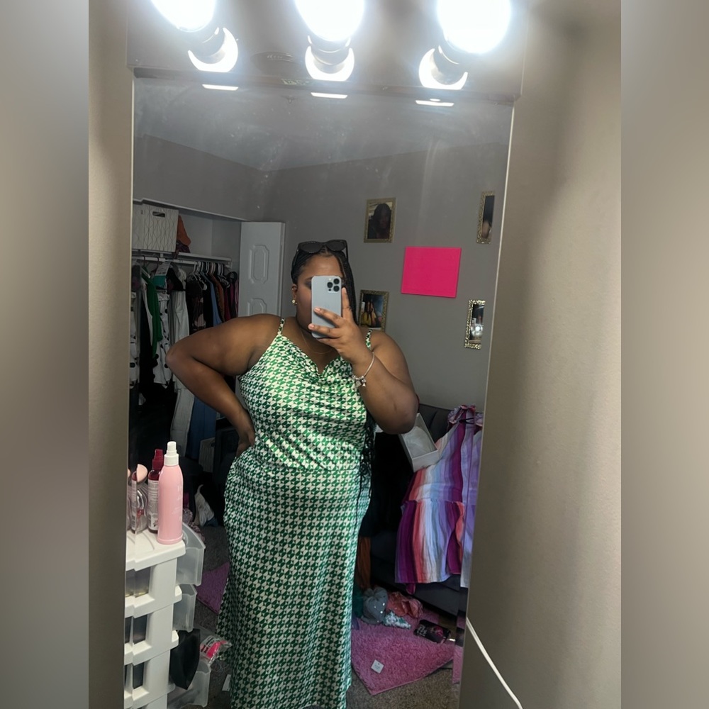 Green print dress